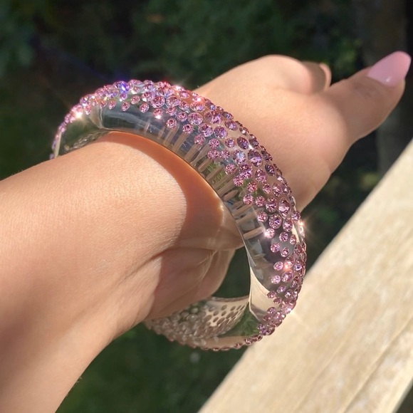 Clear Lucite bangle Embellished with pink European Crystal Stone Elements, New - Picture 12 of 13